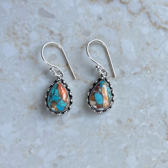 NWOT Sundance Drifting Dewdrops Earrings Spiny Oyster Sterling Silver
